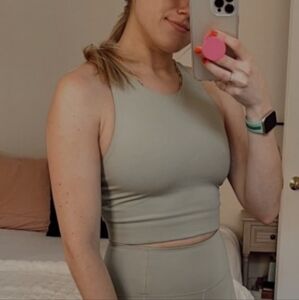 Girlfriend Collective Green Fitted Sports Bra Crop Top Small
